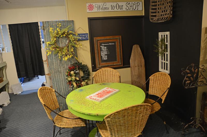 Florence's Flowers & Gifts Salem, IN